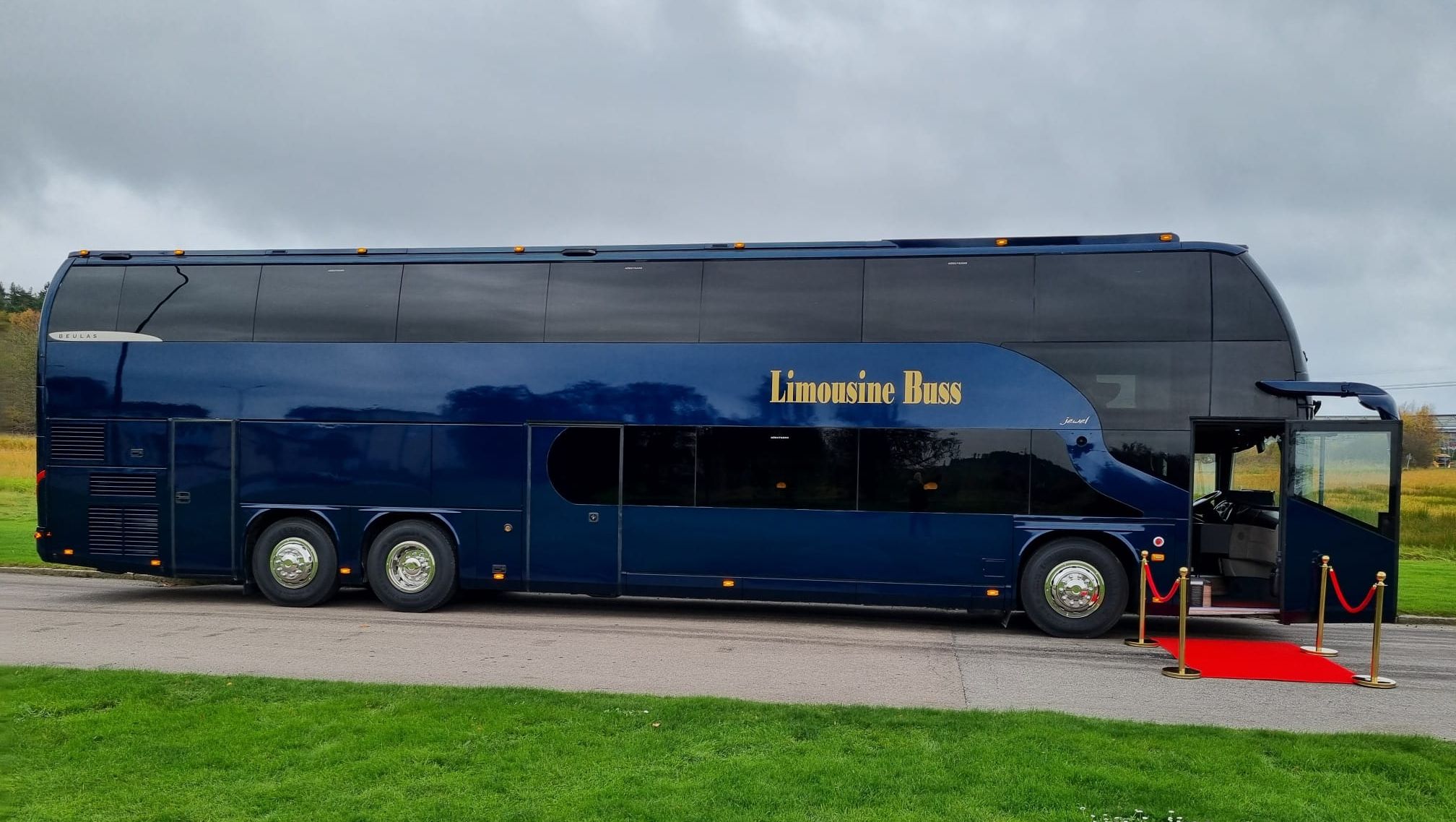 Företagsevent med exlusiv buss upp till 44 personer