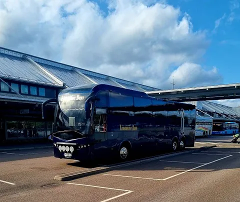 Boka transfer med buss landvetter till valfri ort upp till 44 personer